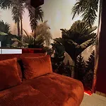 Triplex Design Avec Rooftop Et Salle Cinema *