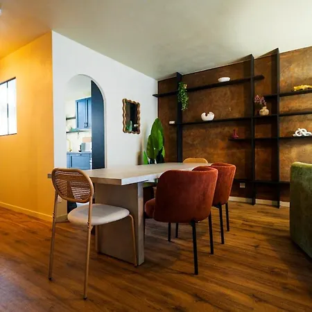 Triplex Design Avec Rooftop Et Salle Cinema