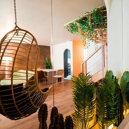 Triplex Design Avec Rooftop Et Salle Cinéma * Poissy